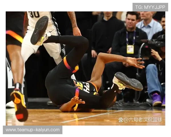 足球球星之子崴脚事件引关注,父子共度难关展现亲情力量